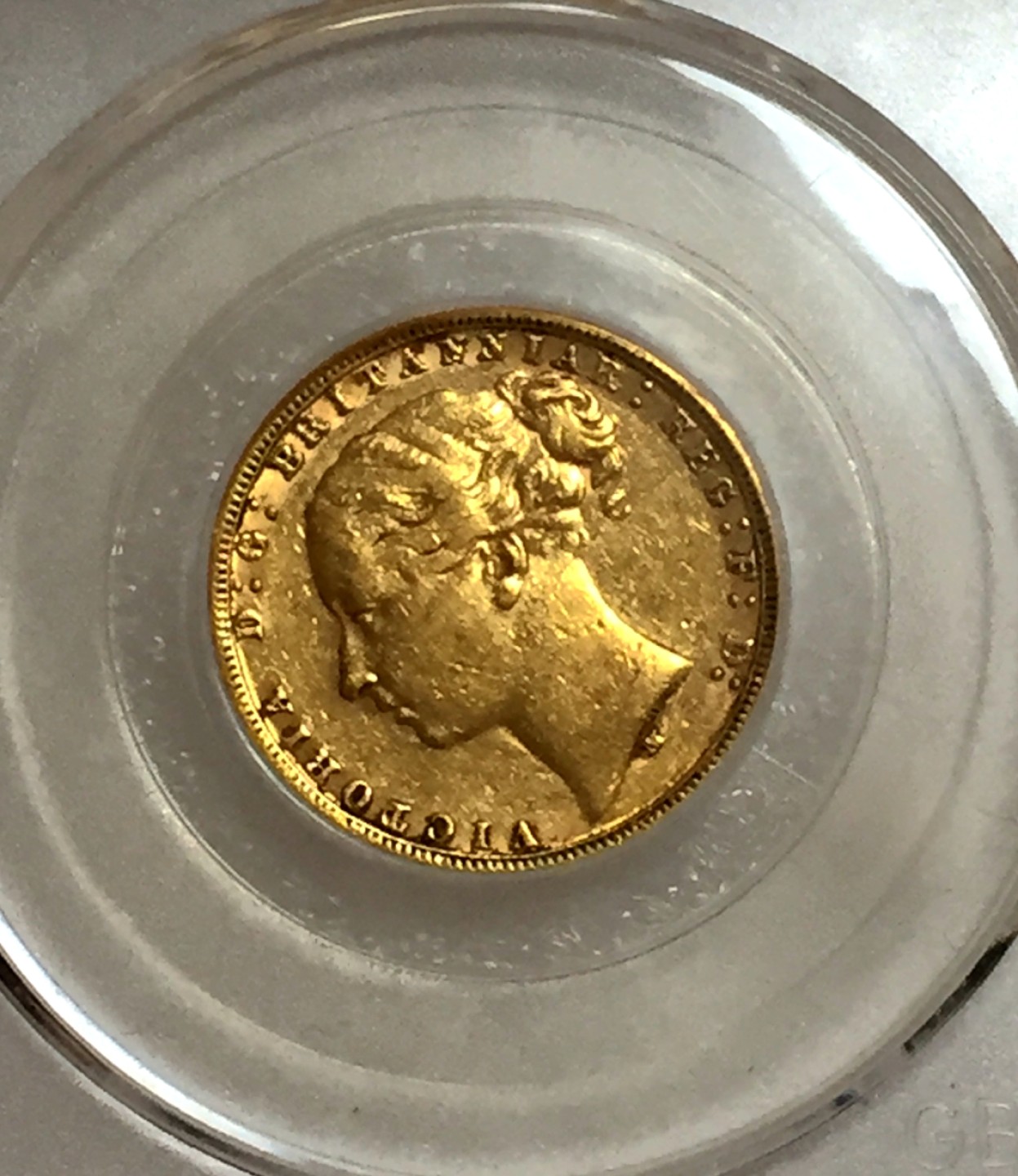 方圆集藏第四期专场 11469-公博55英国1876年维多利亚青年头像8克马剑金币 1金镑 1索维林 sovereign