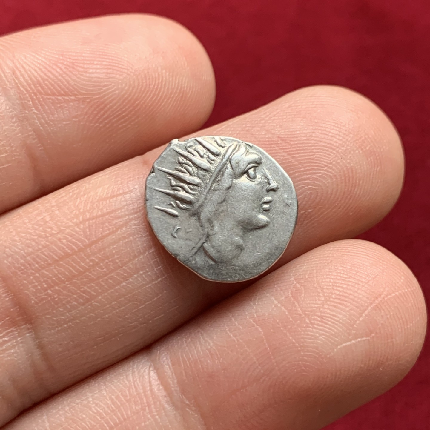 《竞宝斋》第159场-周日，周一 2场 (全场包邮) 古希腊罗德岛 太阳神赫利俄斯与玫瑰银币 打制清晰 位置居中 难得