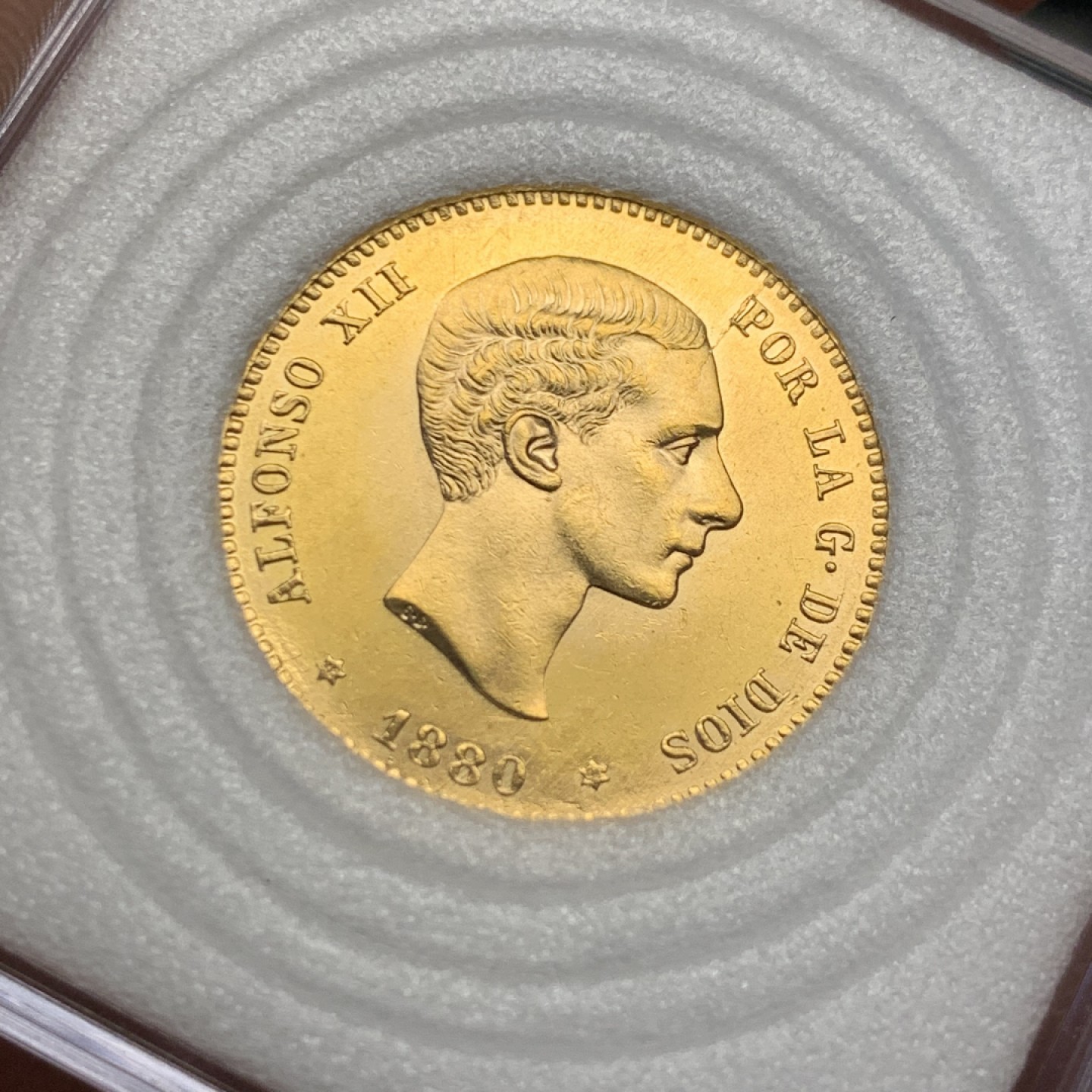 《竞宝斋》第159场-周日，周一 2场 (全场包邮) 1880年 西班牙金币 25比塞塔 8.06克 阿方索十二世 UNC底板状态很棒