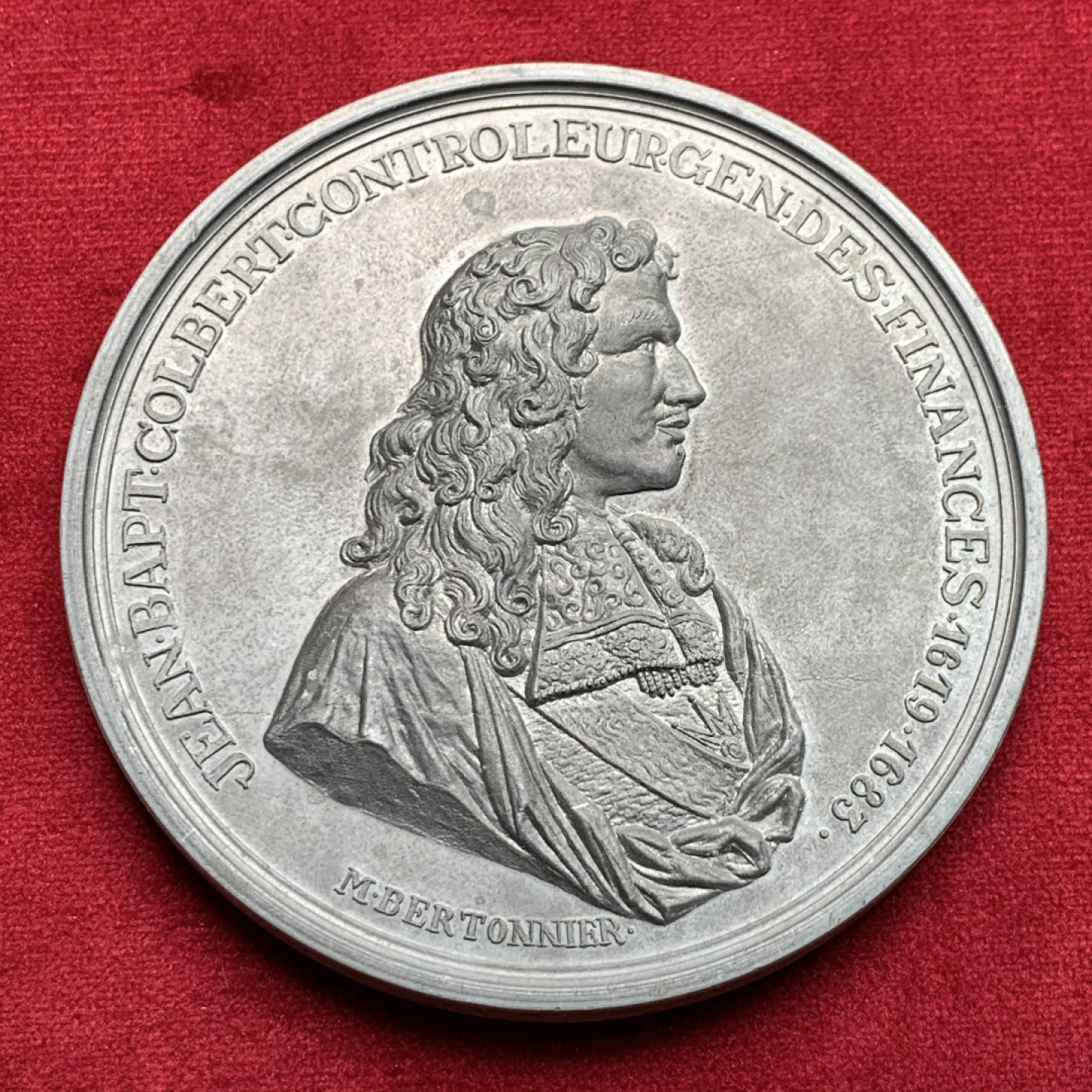 《竞宝斋》第159场-周日，周一 2场 (全场包邮) 法国 路易十四时期 国务大臣 巴蒂斯特·科尔伯特 纪念章 巨大 80.8mm 172克 应为近现代后铸 目测非金银铜材质