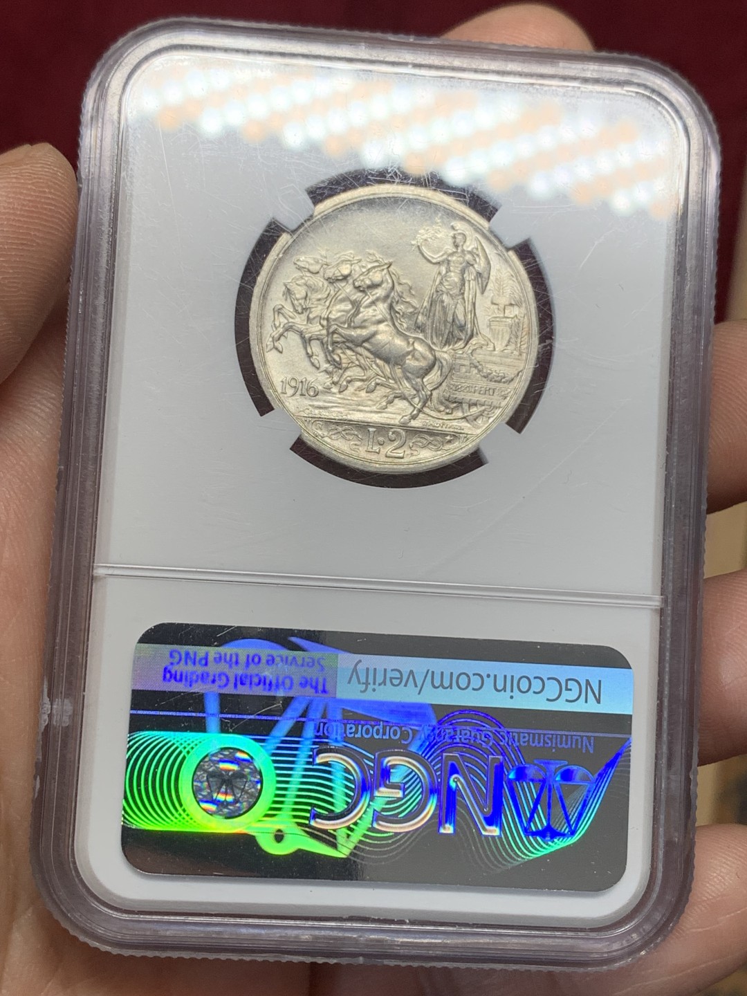 《竞宝斋》第159场-周日，周一 2场 (全场包邮) NGC-MS62 意大利 1916年 2里拉 银币 意系热门品种 经典四马拉车 略有低评