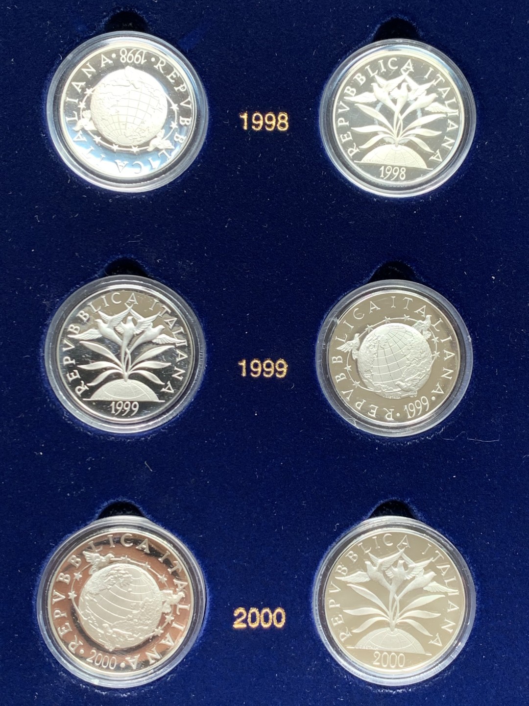 《竞宝斋》第159场-周日，周一 2场 (全场包邮) 意大利  1998-2000  精制套币  含获奖币  发行7000  盒证全