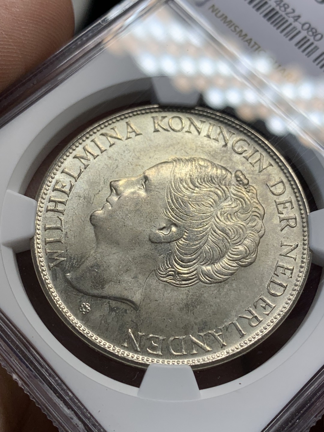 《竞宝斋》第159场-周日，周一 2场 (全场包邮) NGC-MS63 荷属库拉索1944年 威廉米娜女王 2.5盾大银币 顶级原光好品