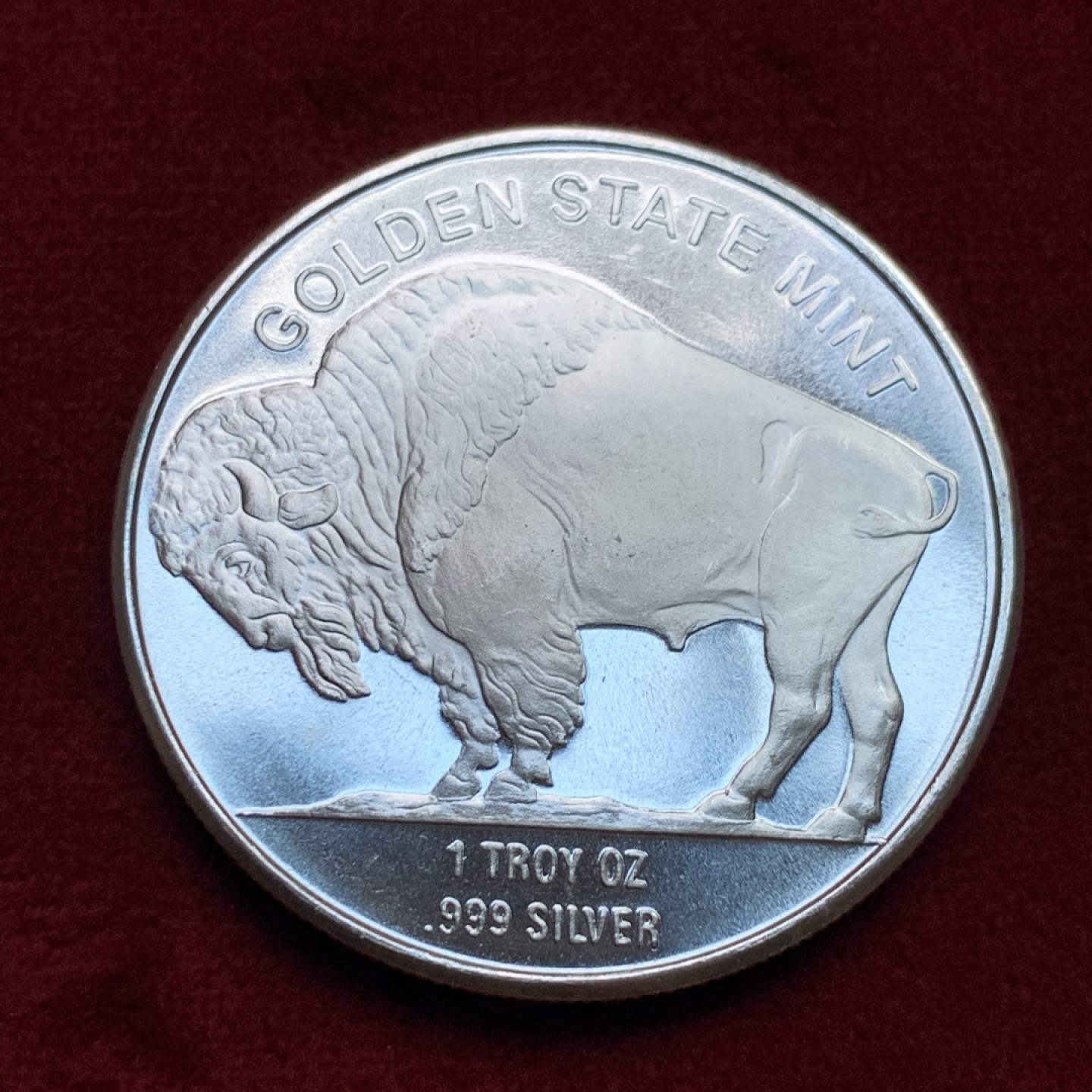 《竞宝斋》第159场-周日，周一 2场 (全场包邮) 美国 印第安人 野牛银章 1盎司31.1克 39.1mm 999银 无其它资料 材质保证