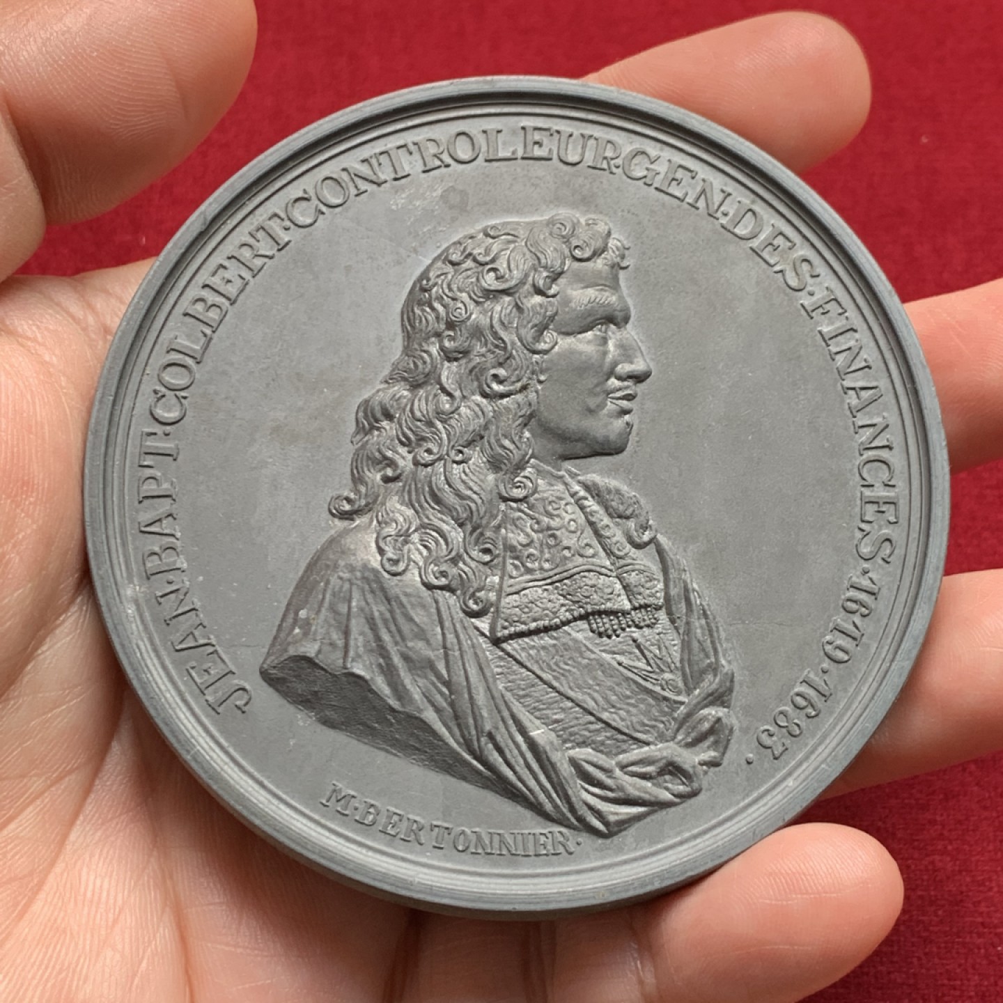 《竞宝斋》第159场-周日，周一 2场 (全场包邮) 法国 路易十四时期 国务大臣 巴蒂斯特·科尔伯特 纪念章 巨大 80.8mm 172克 应为近现代后铸 目测非金银铜材质