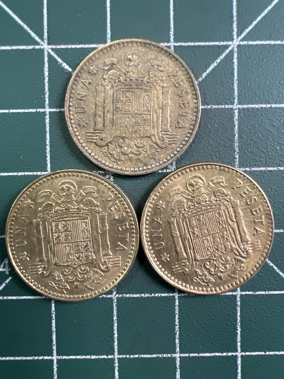 泡泡堂第295期  世界硬币 （无押金，捡漏，全场20包邮，偏远地区除外，接收代拍业务） 西班牙一比塞塔3枚