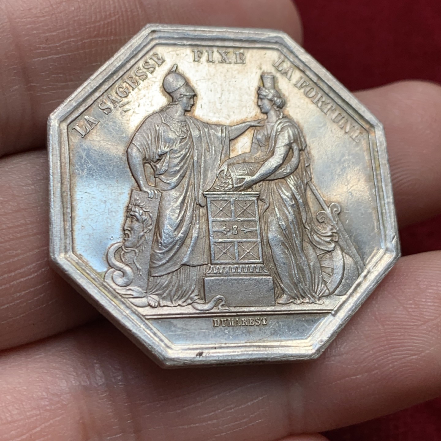 《竞宝斋》第159场-周日，周一 2场 (全场包邮) 法国 法兰西银行 银质八角代币 镜面底板 铸纹清晰 对角39mm 对边37mm 25.80g 边铭手指argent