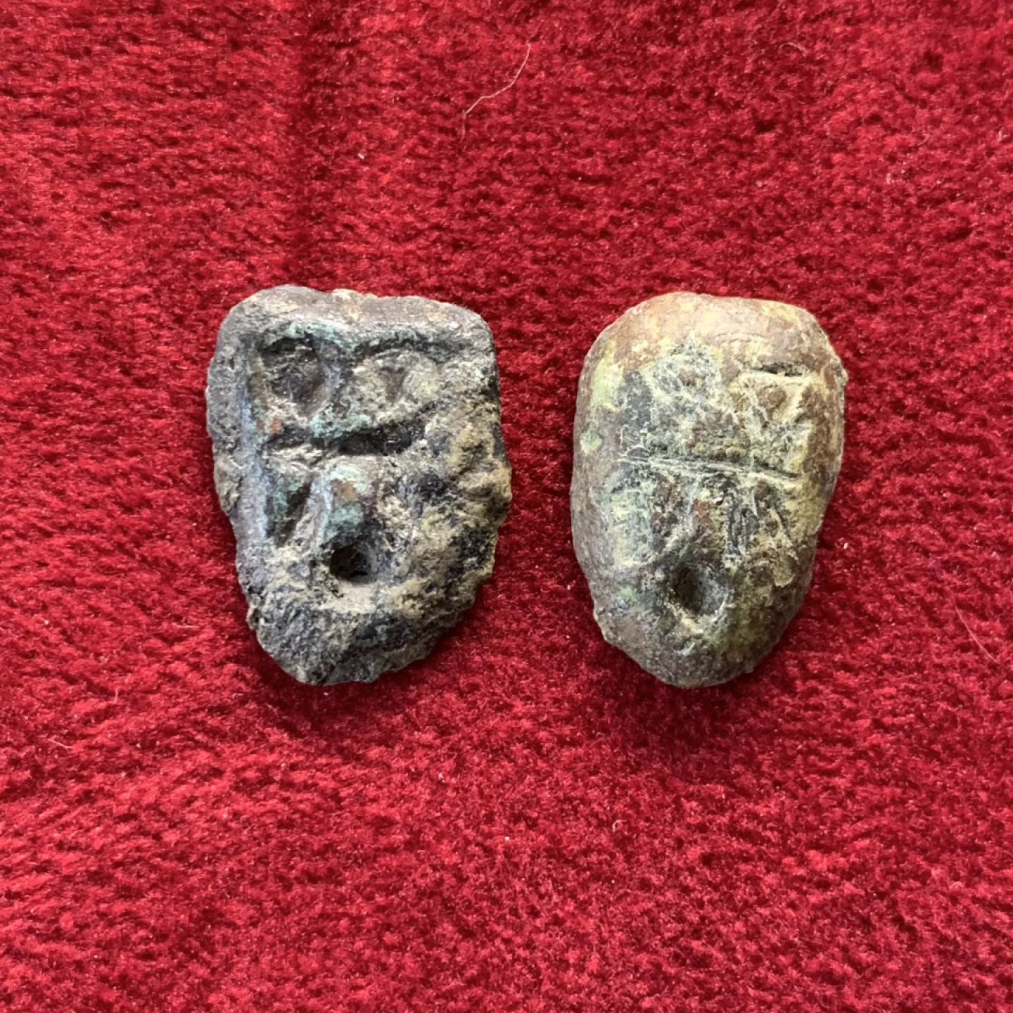 《竞宝斋》第159场-周日，周一 2场 (全场包邮) 战国 楚 鬼脸钱厚重大样版和早期阔字凹背版2枚，皆不多见