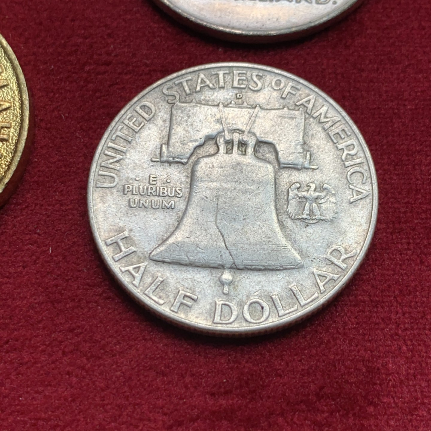 《竞宝斋》第159场-周日，周一 2场 (全场包邮) 美国 1958年 富兰克林 半美元银币 原味包浆 900银 12.5克+2枚不懂的章一起拍