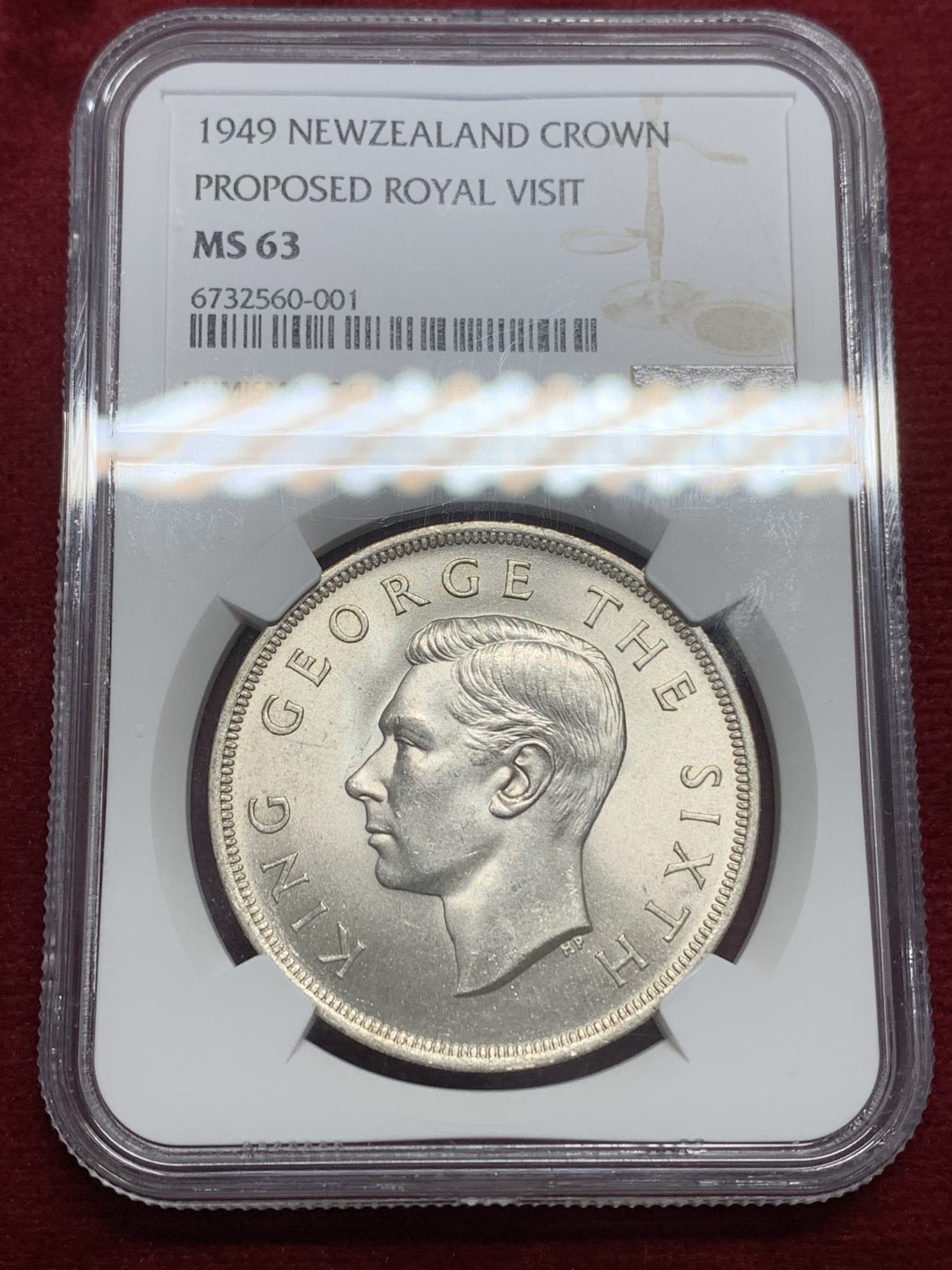 《竞宝斋》第159场-周日，周一 2场 (全场包邮) NGC MS63 新西兰 1949 乔六克朗大银币，背面新西兰国花银蕨，全转光品相