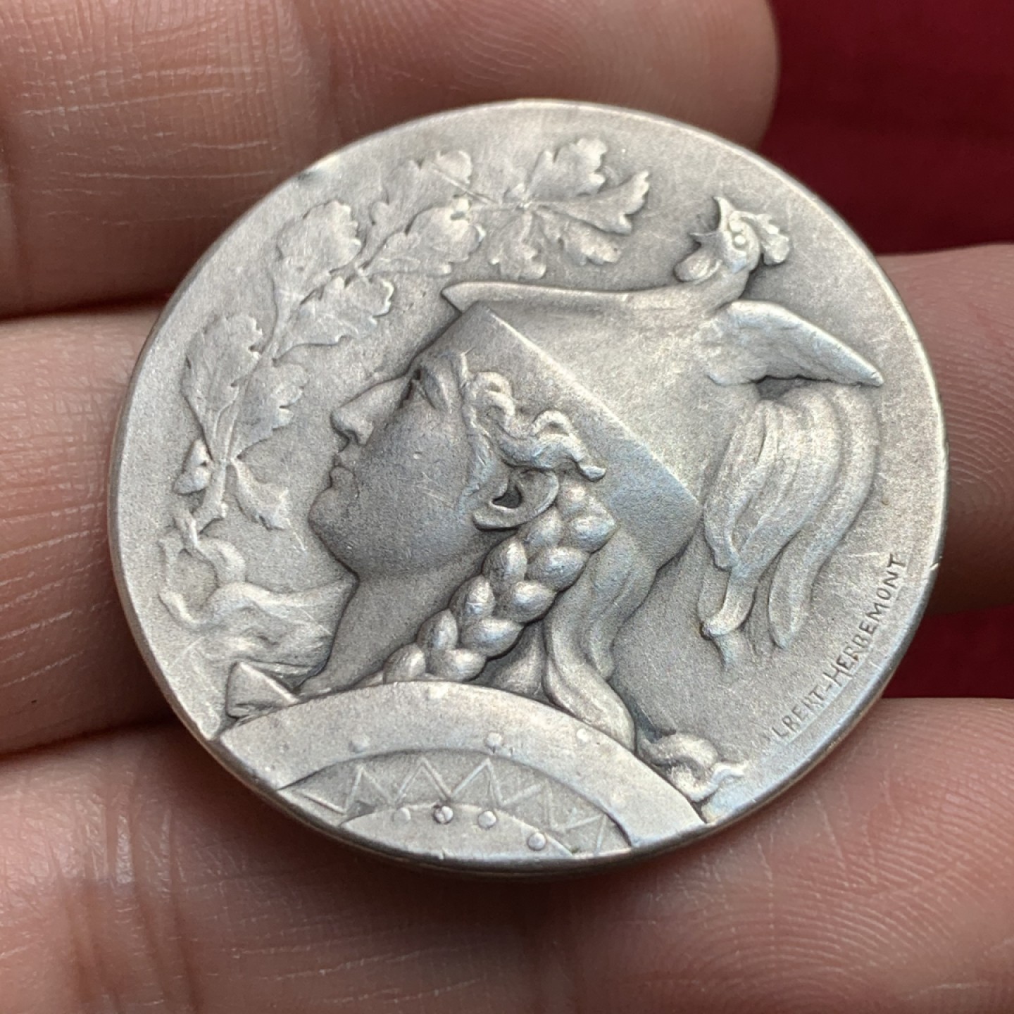 《竞宝斋》第159场-周日，周一 2场 (全场包邮) 法国 少见 戎装女神银章 37mm 20.75g 边铭野猪 菱形 argent950