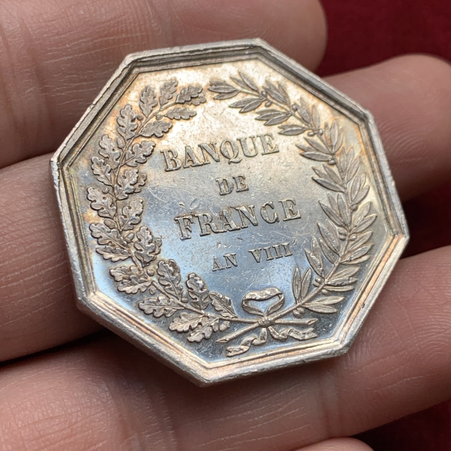 《竞宝斋》第159场-周日，周一 2场 (全场包邮) 法国 法兰西银行 银质八角代币 镜面底板 铸纹清晰 对角39mm 对边37mm 25.80g 边铭手指argent