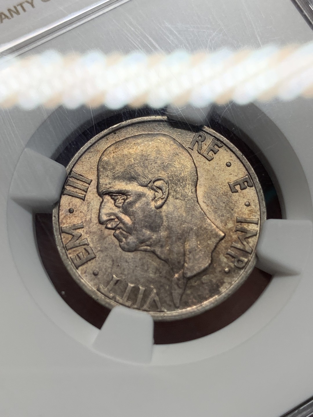 《竞宝斋》第159场-周日，周一 2场 (全场包邮) NGC AU58 意大利1936年5里拉银币 圣母抱子 金彩很漂亮全转光品相 低评了