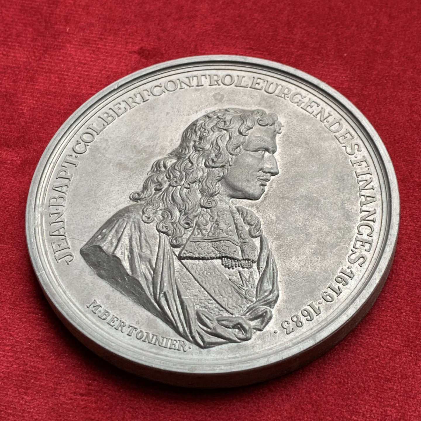《竞宝斋》第159场-周日，周一 2场 (全场包邮) 法国 路易十四时期 国务大臣 巴蒂斯特·科尔伯特 纪念章 巨大 80.8mm 172克 应为近现代后铸 目测非金银铜材质