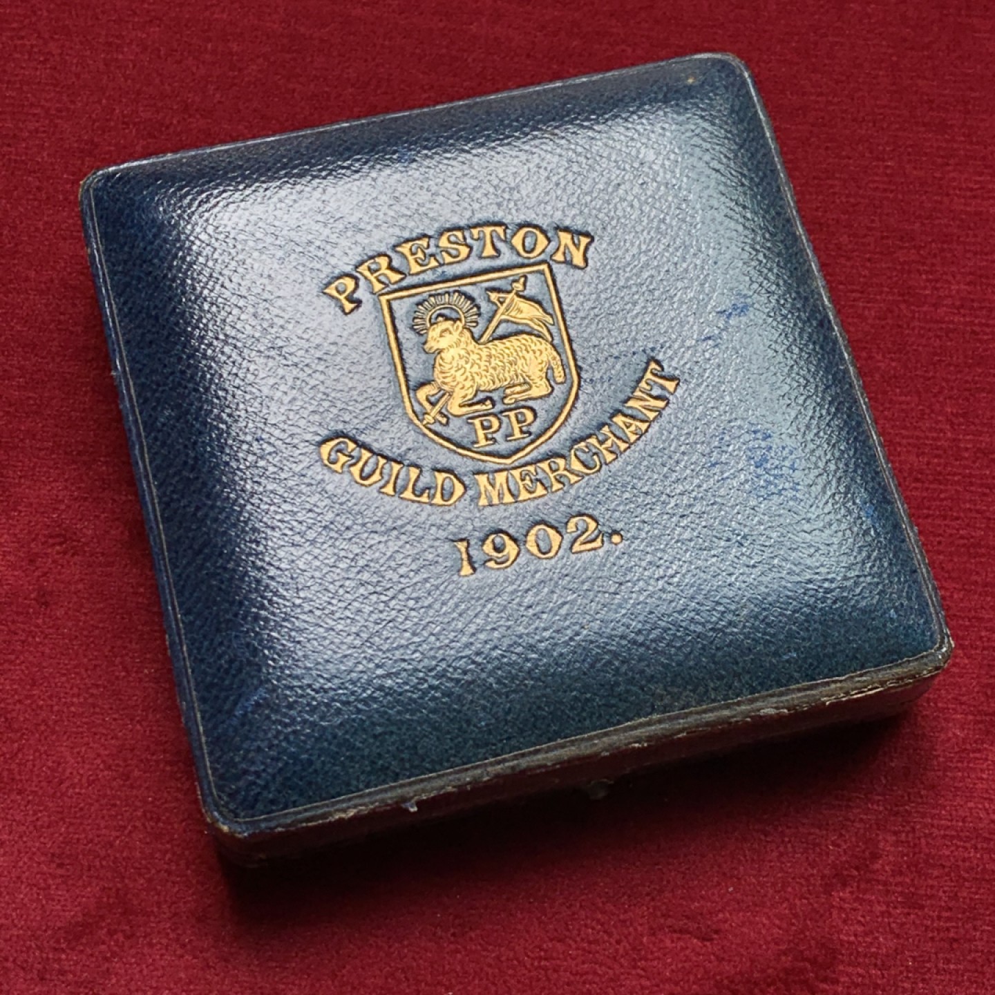 《竞宝斋》第159场-周日，周一 2场 (全场包邮) 1902年普雷斯顿公会纪念大铜章，带原盒 60.3克 51mm直径