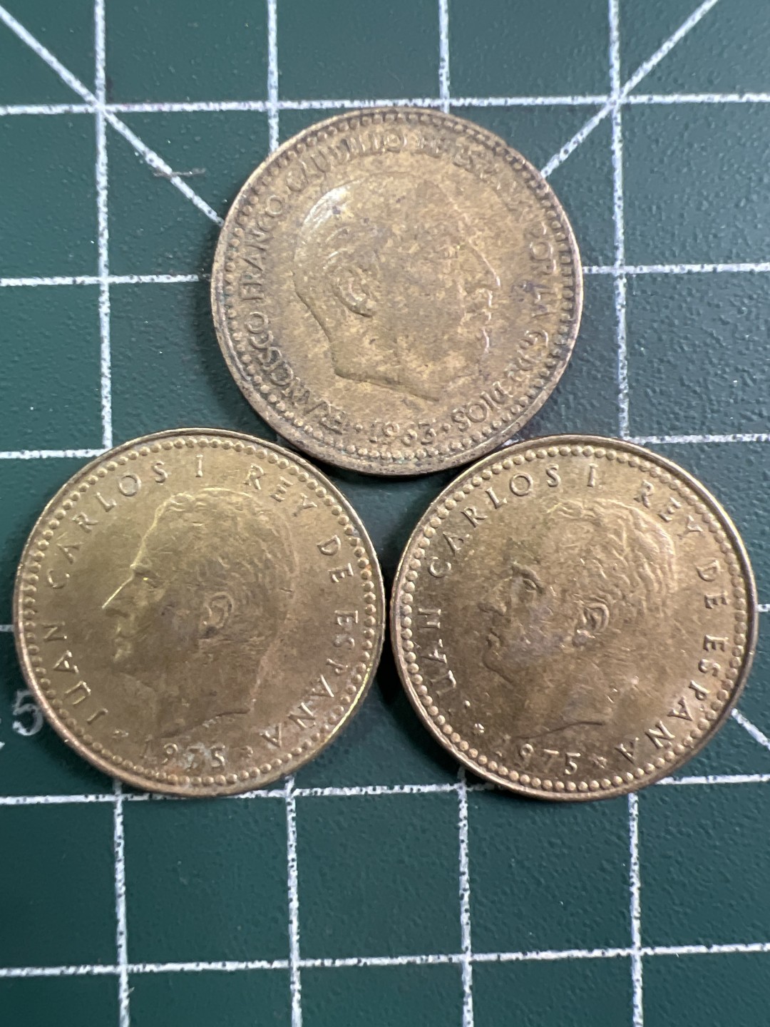 泡泡堂第295期  世界硬币 （无押金，捡漏，全场20包邮，偏远地区除外，接收代拍业务） 西班牙一比塞塔3枚