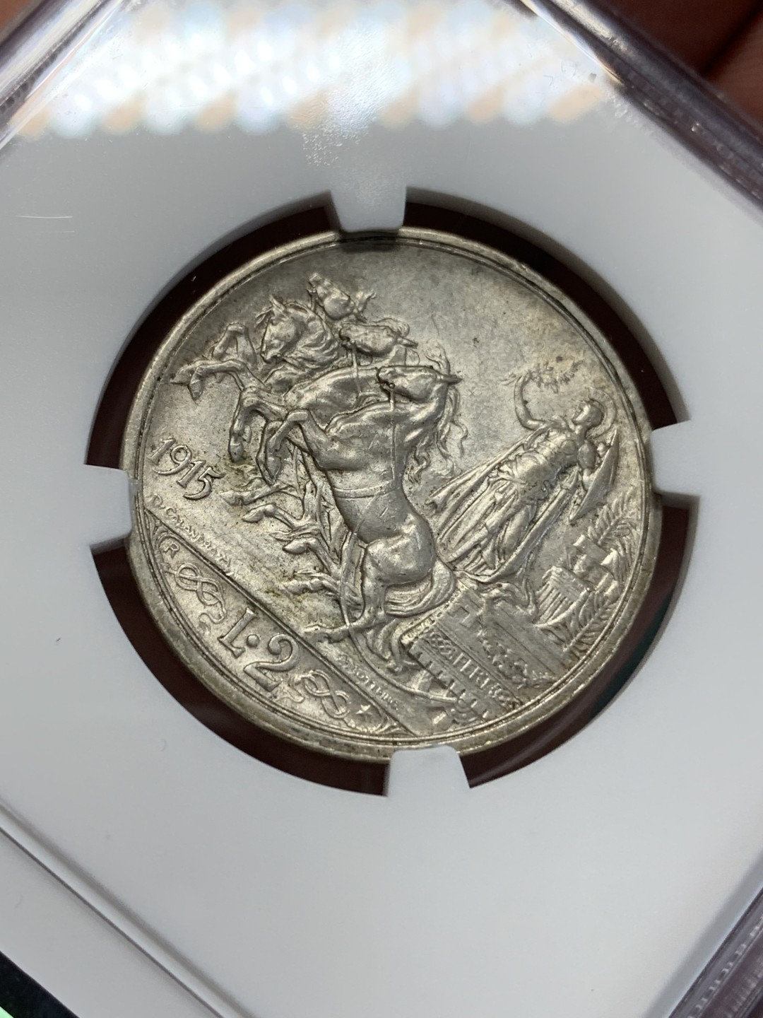 《竞宝斋》第159场-周日，周一 2场 (全场包邮) NGC-AU58 意大利1915年 胜利马车2里拉银币