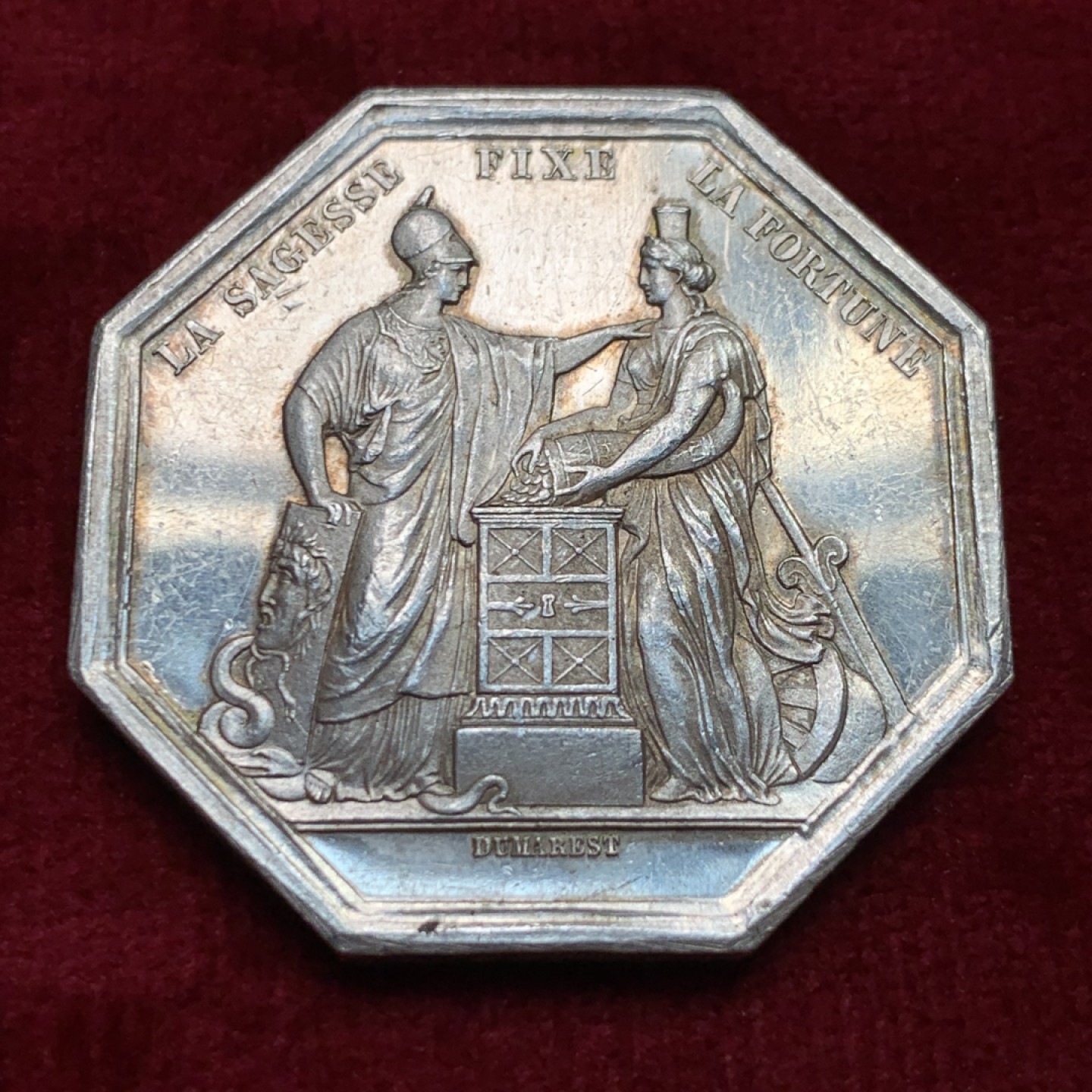 《竞宝斋》第159场-周日，周一 2场 (全场包邮) 法国 法兰西银行 银质八角代币 镜面底板 铸纹清晰 对角39mm 对边37mm 25.80g 边铭手指argent