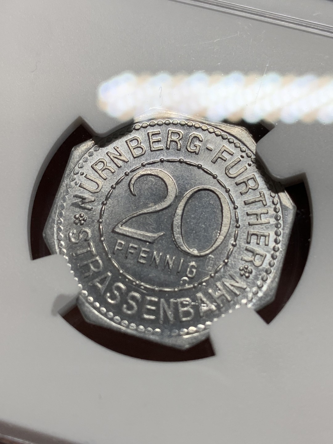 《竞宝斋》第159场-周日，周一 2场 (全场包邮) NGC-MS64 德国紧急状态时期纽伦堡币 1920年 景观不错