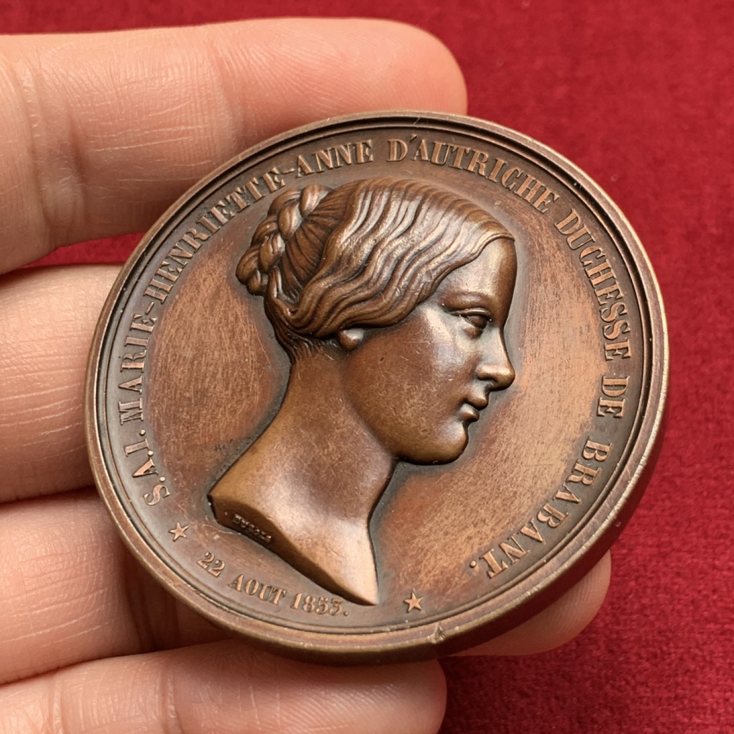 《竞宝斋》第159场-周日，周一 2场 (全场包邮) 1853年比利时玛丽安妮铜章，直径50mm，重量57g 温润的巧克力包浆