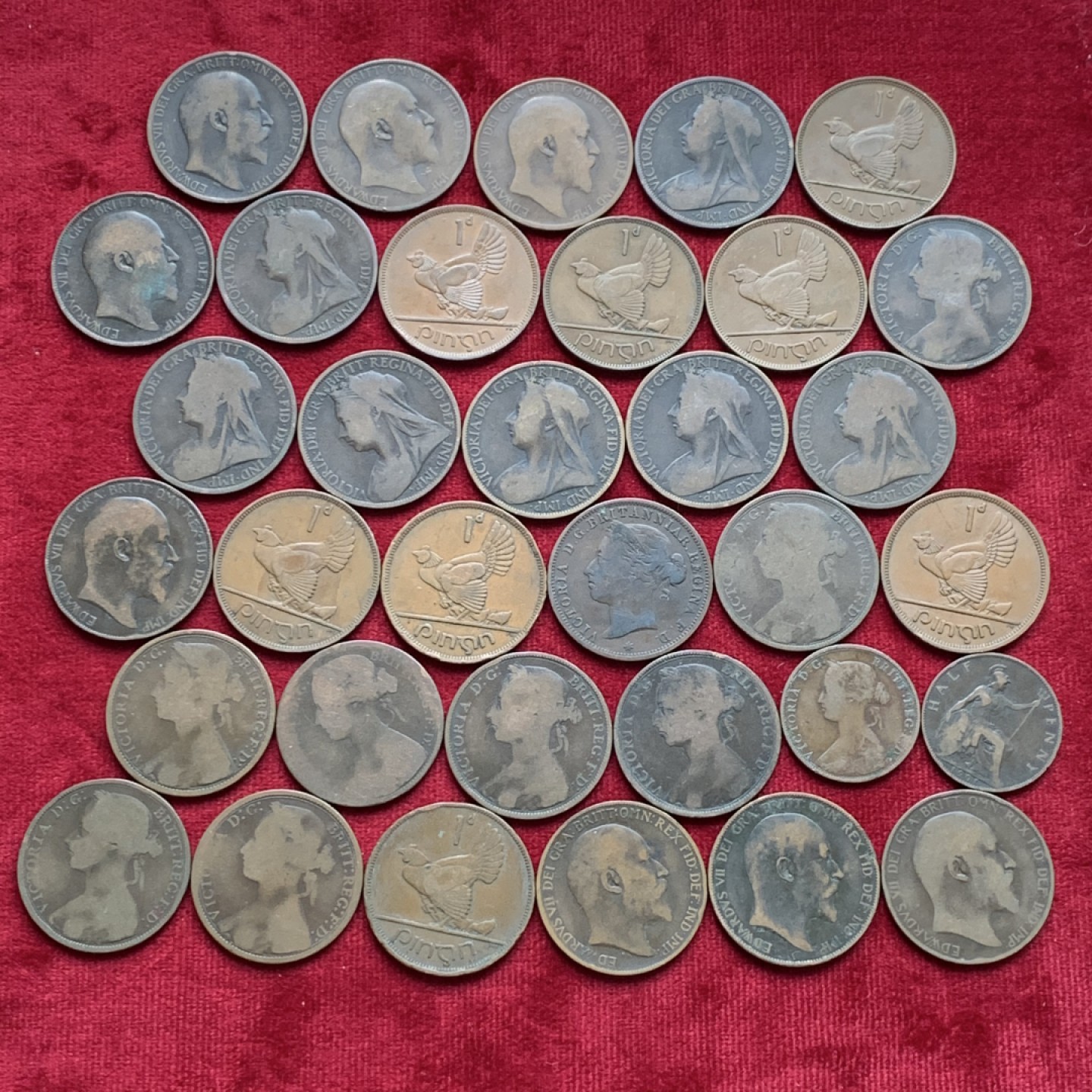 《竞宝斋》第159场-周日，周一 2场 (全场包邮) 英国维多利亚-爱七 便士23枚+半便士2枚，流通品相，醇厚巧克力铜包浆，基本无重复年份，从小维到爱七一网打尽 总计34枚