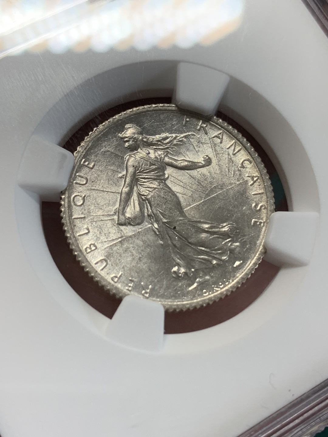 《竞宝斋》第159场-周日，周一 2场 (全场包邮) NGC-MS61 法国1917年 播种女神1法郎银币 感觉低评