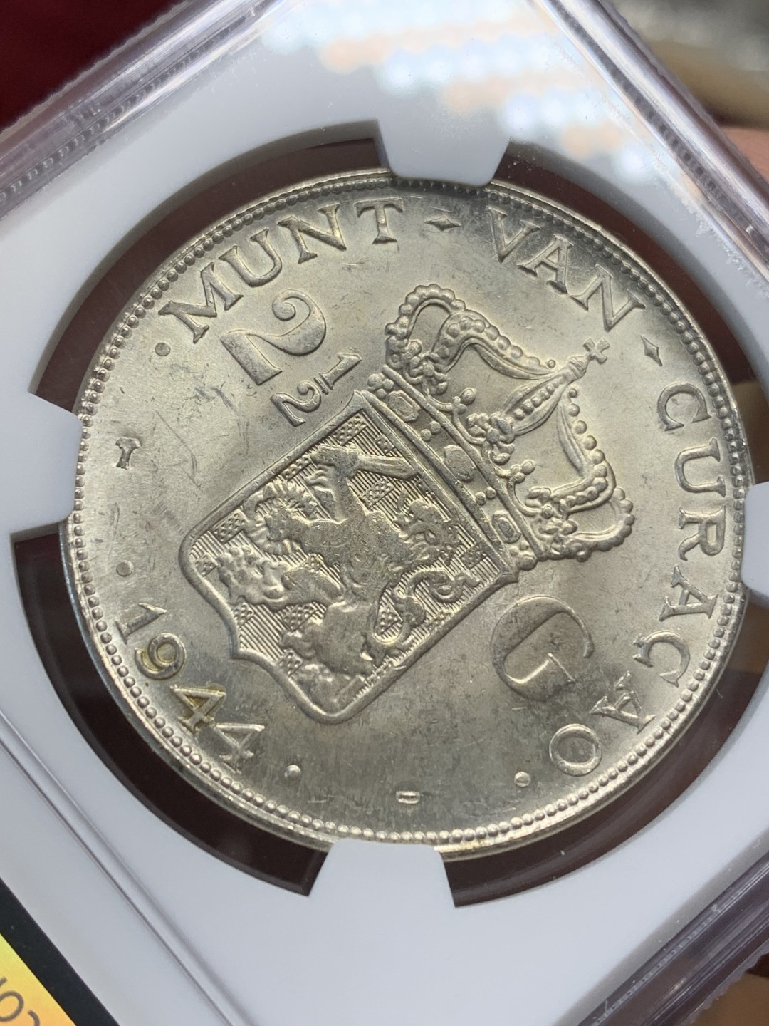 《竞宝斋》第159场-周日，周一 2场 (全场包邮) NGC-MS63 荷属库拉索1944年 威廉米娜女王 2.5盾大银币 顶级原光好品