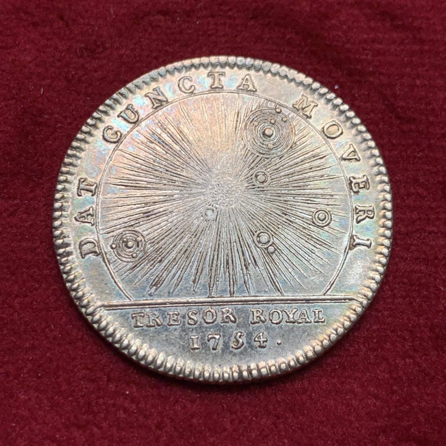 《竞宝斋》第159场-周日，周一 2场 (全场包邮) 法国 1754年 路易十五 银质圆形代币 细节好 背图新颖