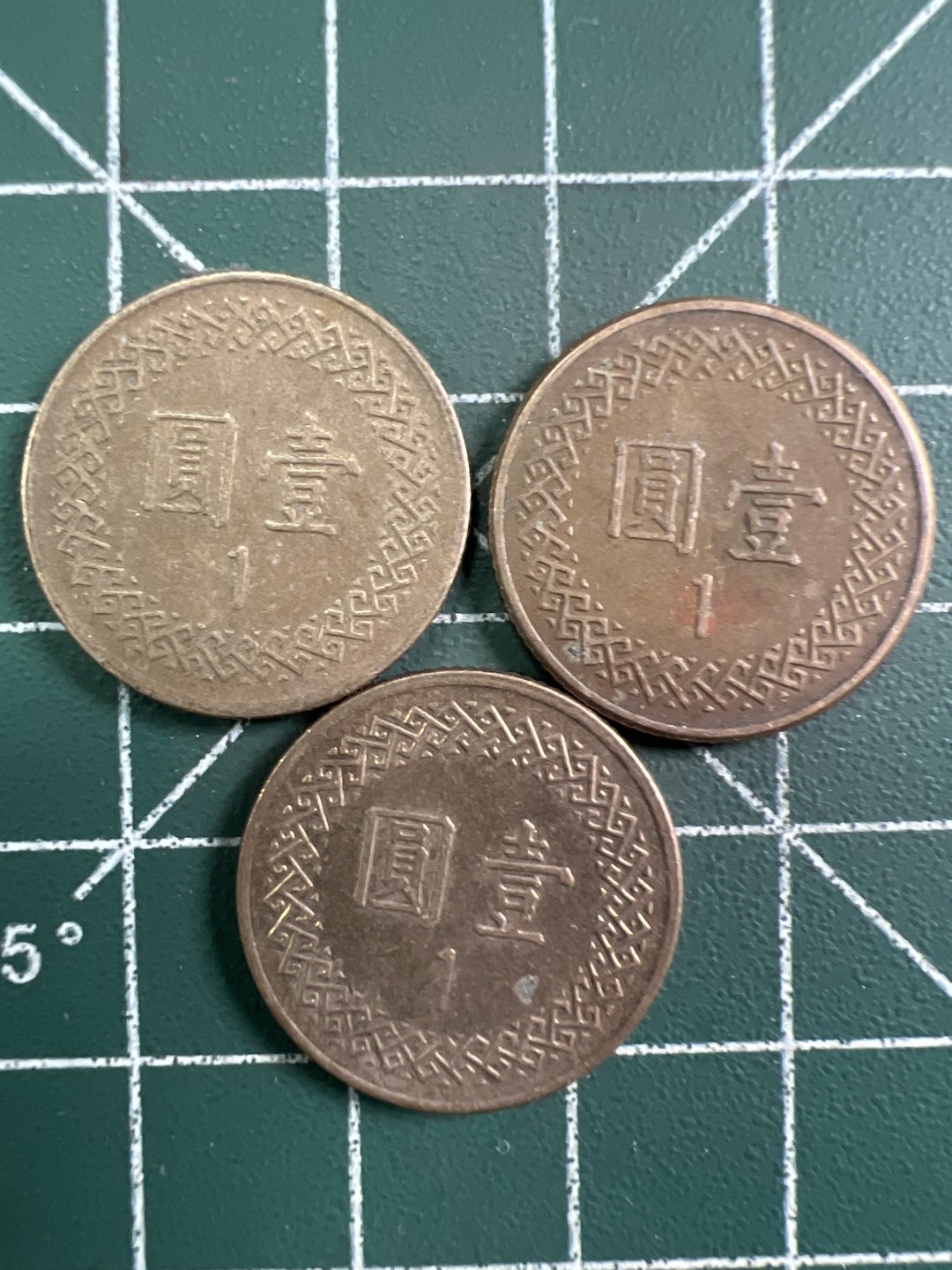 泡泡堂第295期  世界硬币 （无押金，捡漏，全场20包邮，偏远地区除外，接收代拍业务） 中华民国一元3枚