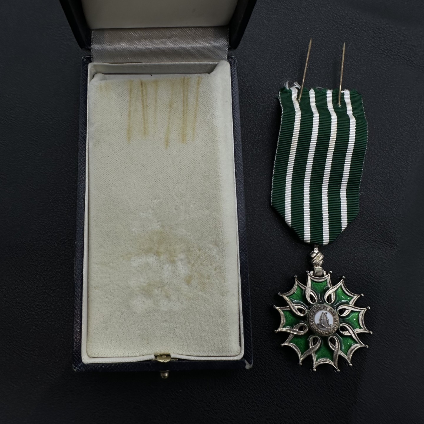 勋章奖章交易所，4月30日拍卖 法国骑士级文学与艺术勋章