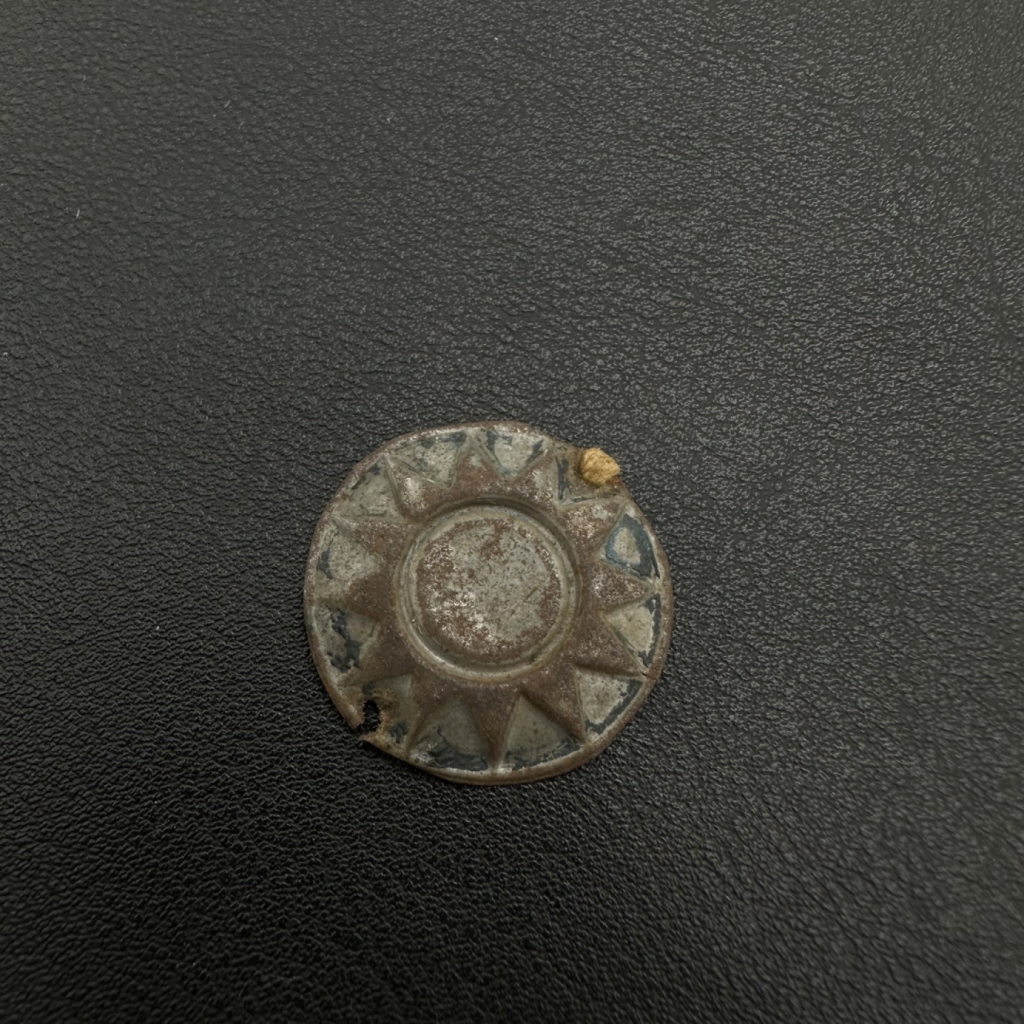 勋章奖章交易所，4月30日拍卖 青天白日帽徽