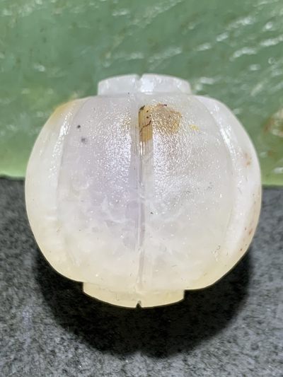 精美亚光满冰飘战国红玛瑙手工雕刻南瓜灯笼珠一颗！ 精美亚光满冰飘战国红玛瑙手工雕刻南瓜灯笼珠一颗！