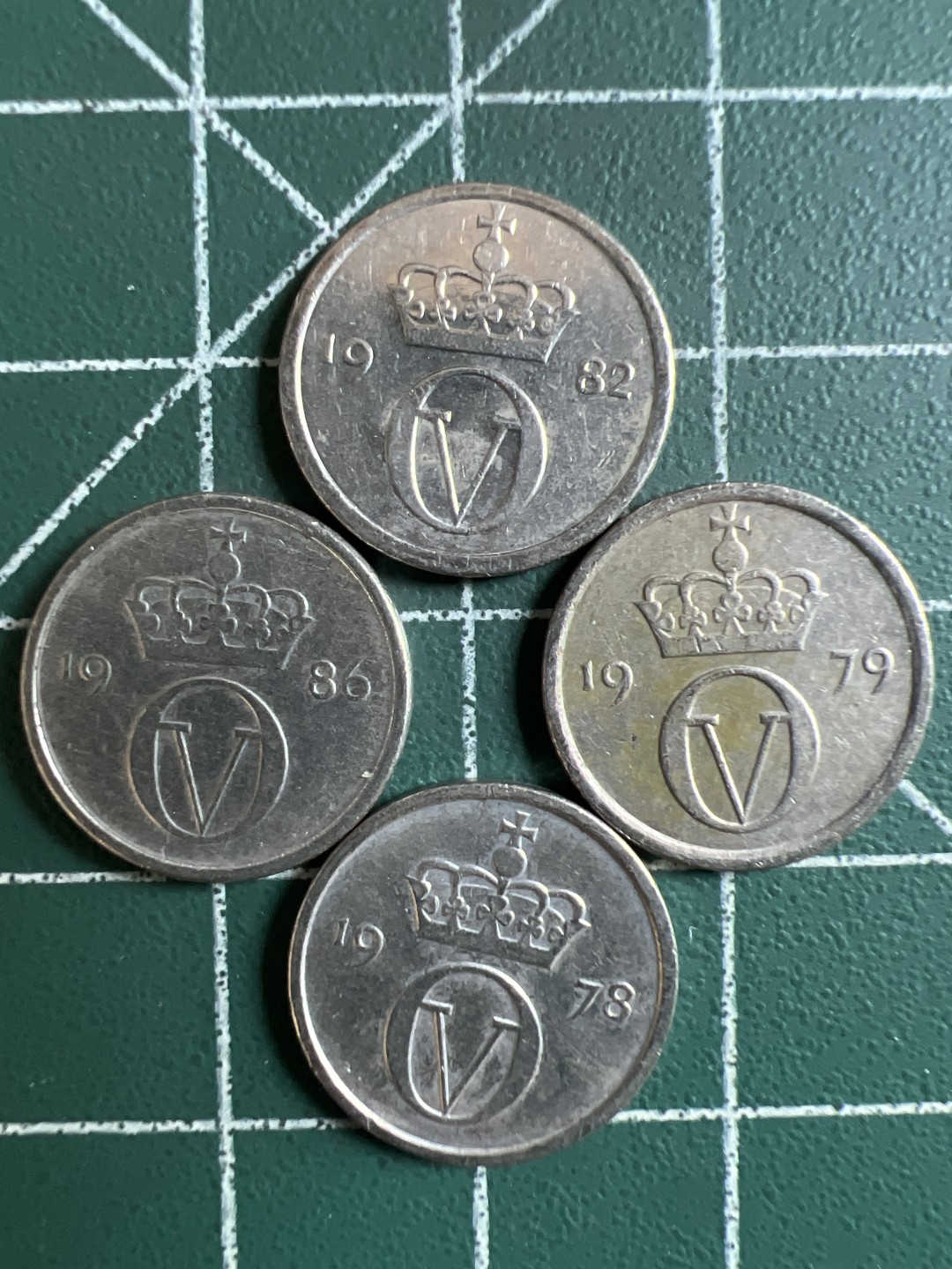 泡泡堂第375期  世界硬币 （无押金，捡漏，全场20包邮，偏远地区除外，接收代拍业务） 挪威10欧尔四枚