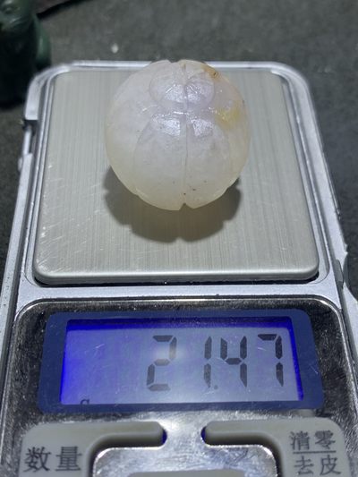 精美亚光满冰飘战国红玛瑙手工雕刻南瓜灯笼珠一颗！ 精美亚光满冰飘战国红玛瑙手工雕刻南瓜灯笼珠一颗！