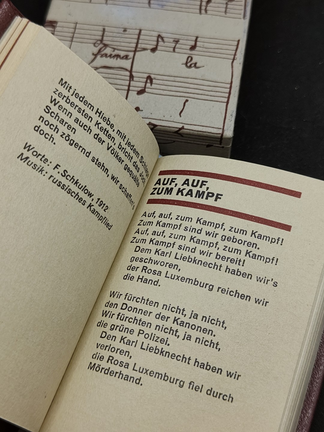 全场0元起拍 第51期 咸鱼国勋章拍卖专场 4月30日（周日）下午6：00开始 东德袖珍书