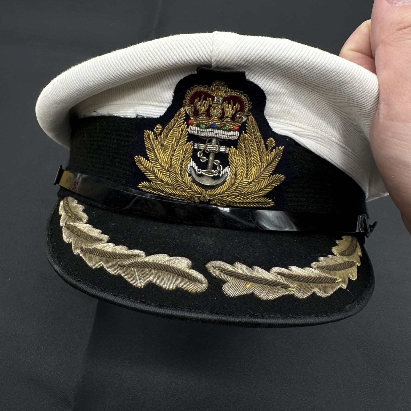 勋章奖章交易所，4月30日拍卖 英国皇家海军校官军帽，57cm码