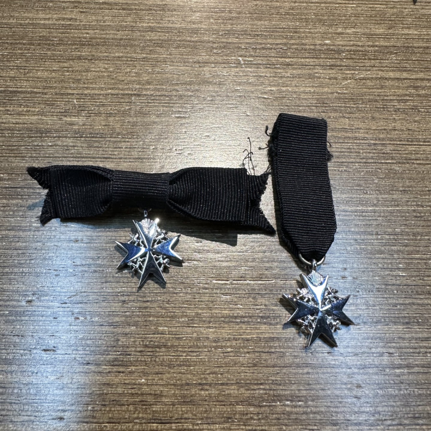 勋章奖章交易所，4月30日拍卖 英国员佐级圣约翰mini章（男女一组）