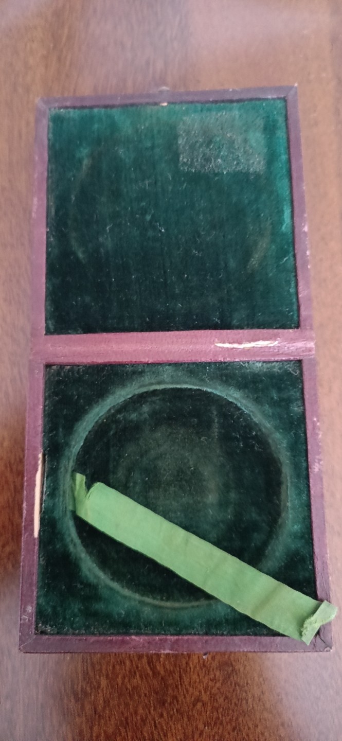 欧洲币章勋章首饰盒子专场十二期 木盒72x72mm，内径55mm