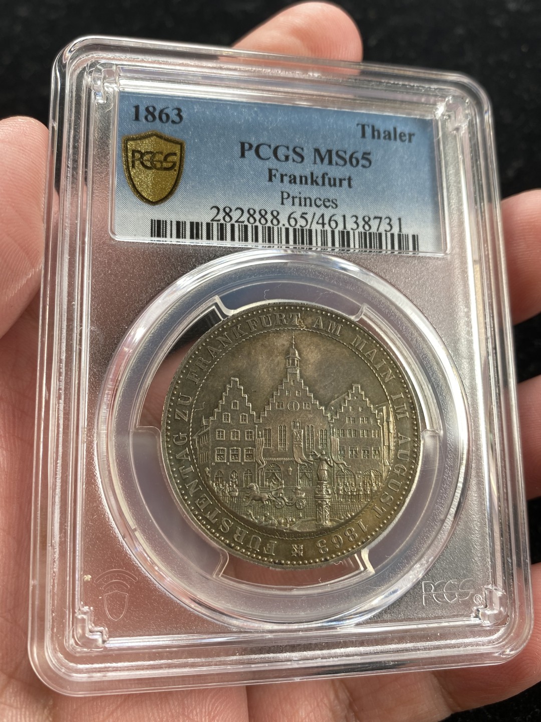 万国钱币拍卖第007期（慕尼黑第二夜） PCGS-MS65 法兰克福王子议会1泰勒，经典的法兰克福市政厅尽管，双面绿彩，难得高分。