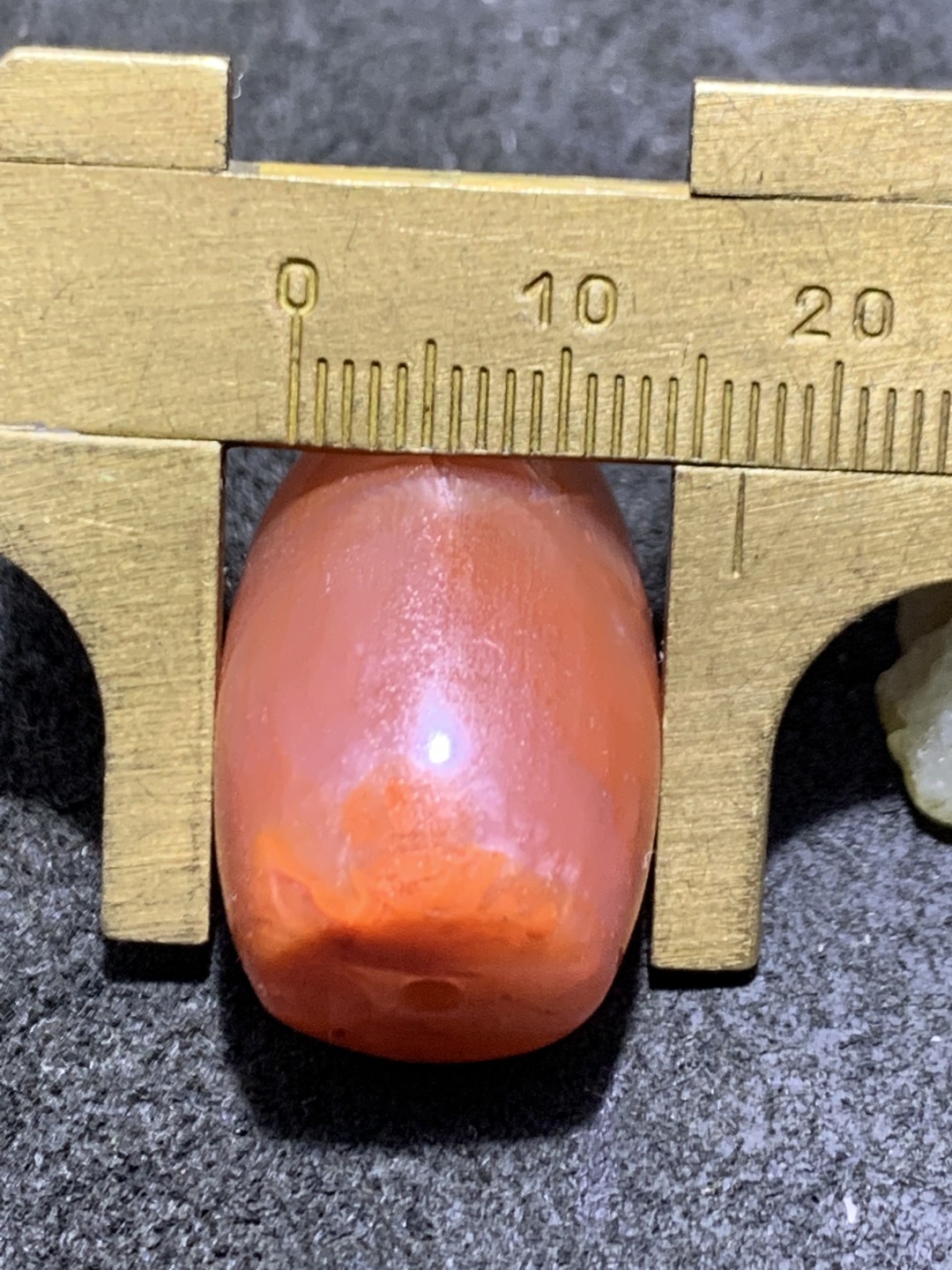 川料南红玛瑙冰飘柿子红大桶珠一颗，