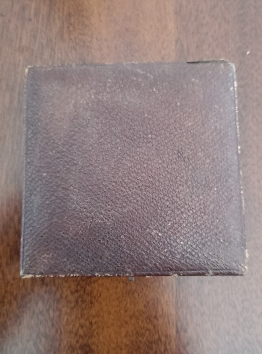 欧洲币章勋章首饰盒子专场十二期 木盒75x75mm，内径45mm