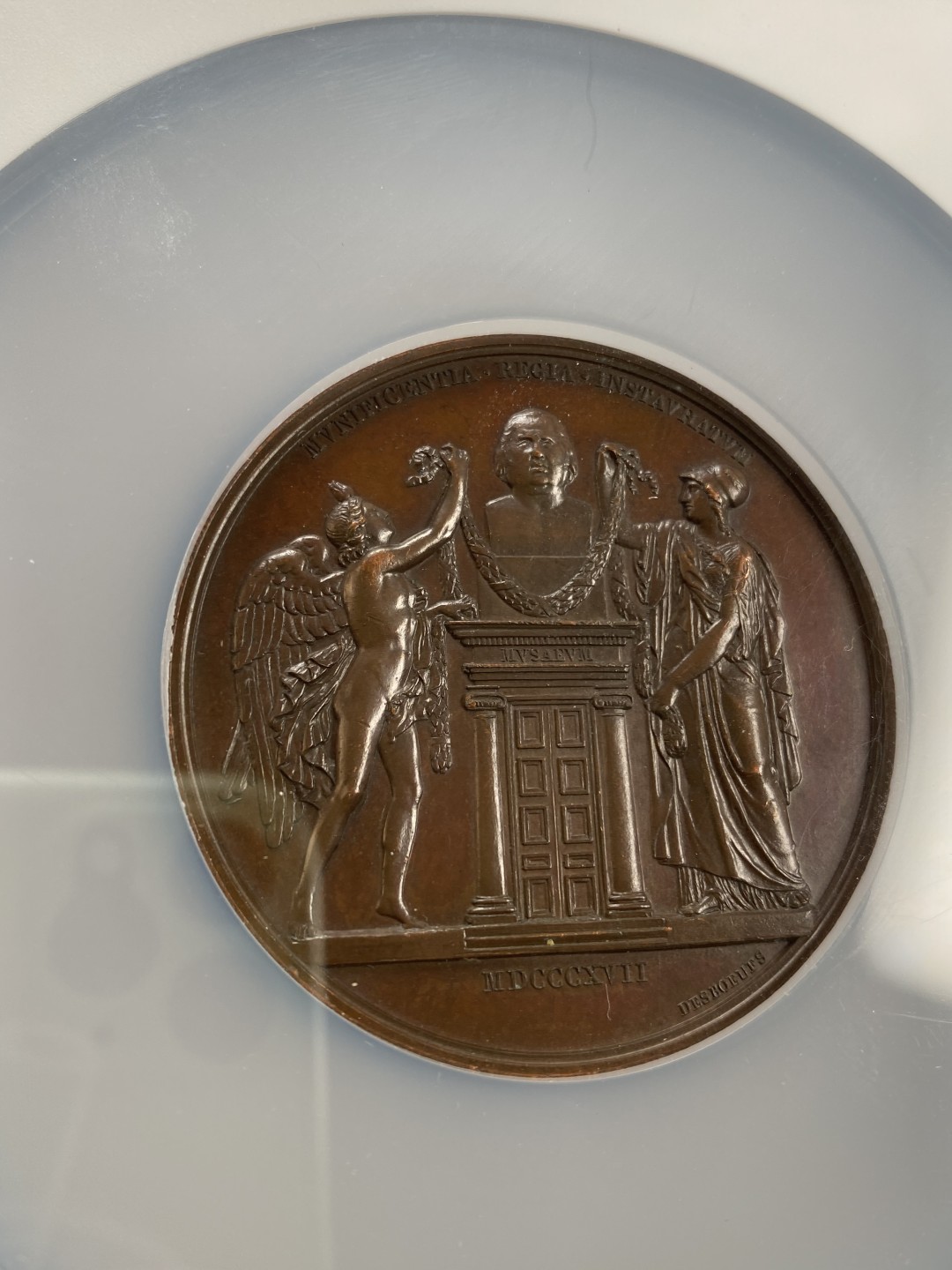 万国钱币拍卖第007期（慕尼黑第二夜） NGC MS64BN 1817年法国波旁王朝路易十八世纪念卢浮宫修复纪念大铜章，背面为路易十一世雕像落成 50MM 74G