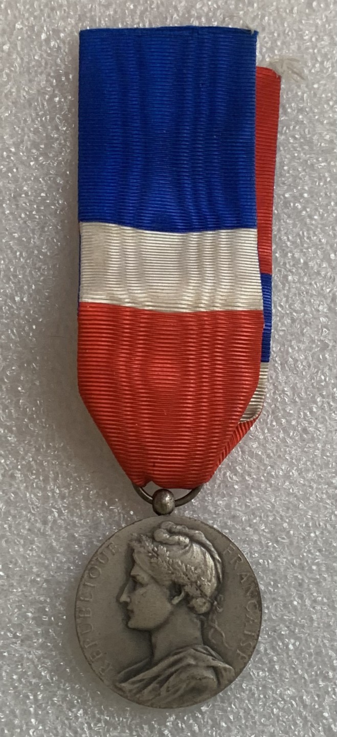 瓶子🏺第89期拍卖会 法国劳动银奖章 丰饶角银标 12.1克