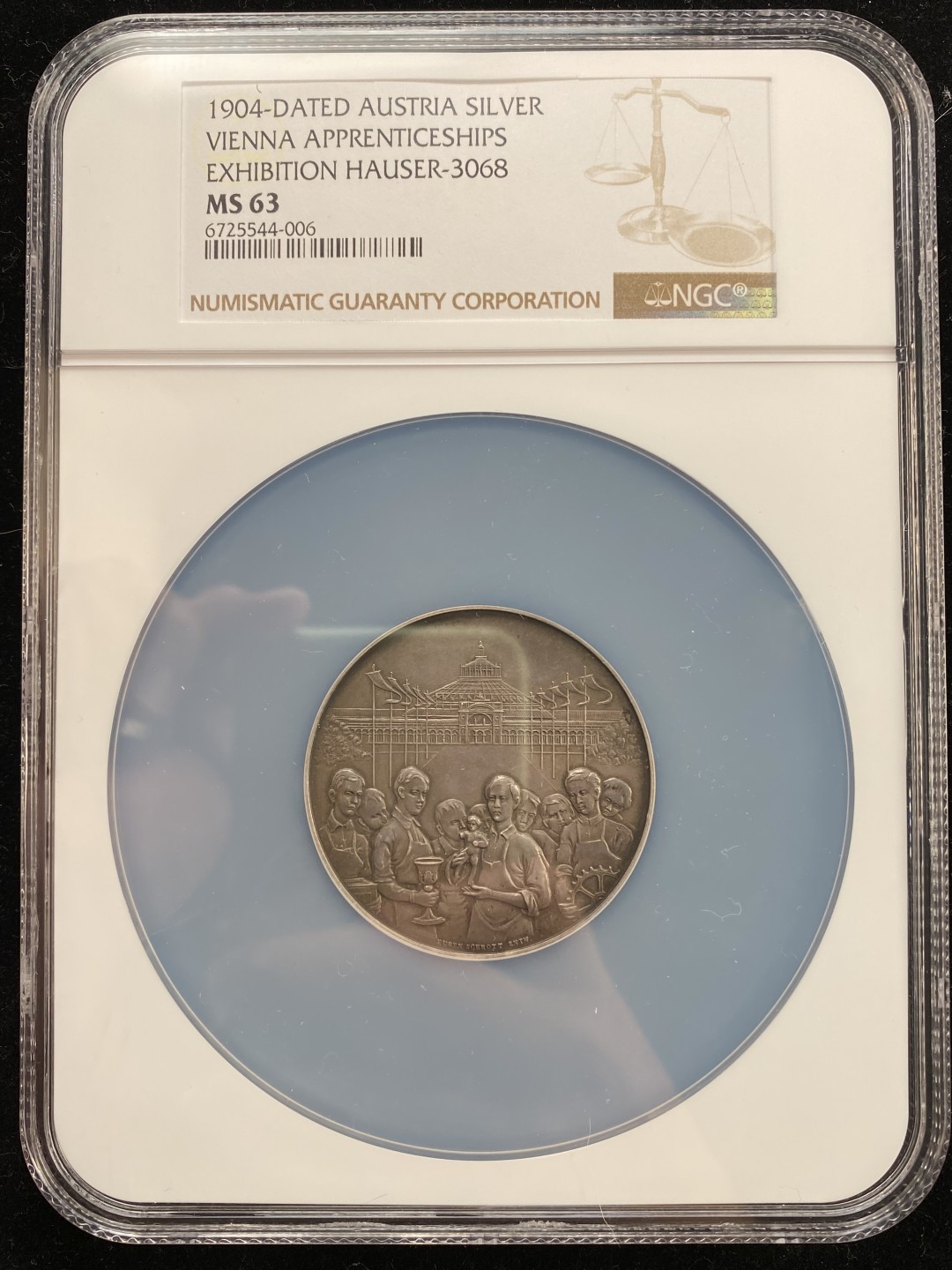 万国钱币拍卖第007期（慕尼黑第二夜） NGC MS63 1904年奥地利维也纳大学波西米亚景观盾徽大银章 48MM 37G