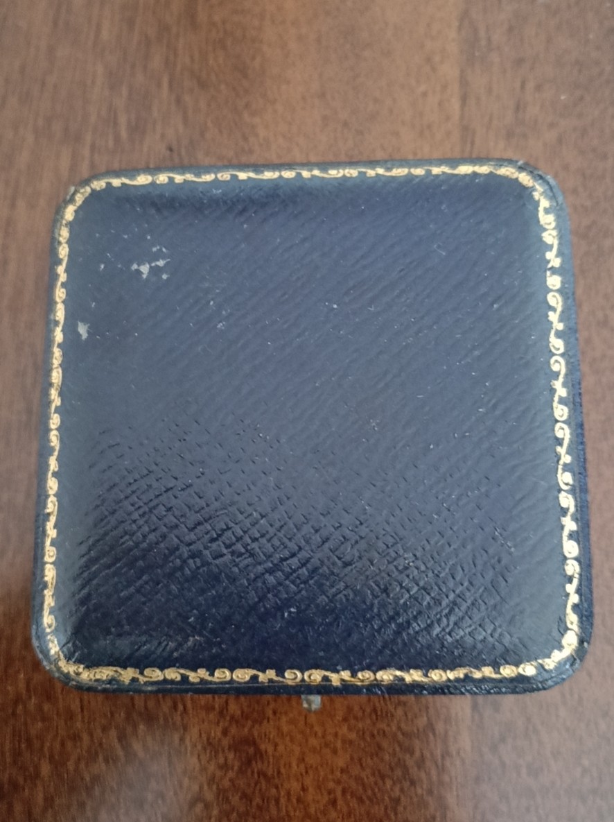欧洲币章勋章首饰盒子专场十二期 烫金木盒75x75mm，内径44mm