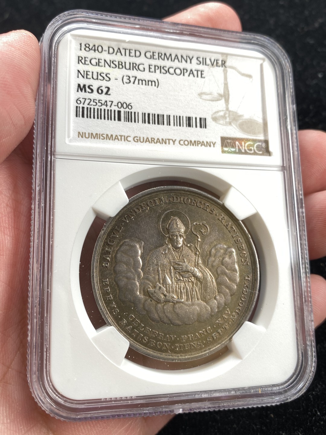万国钱币拍卖第007期（慕尼黑第二夜） NGC MS62 1840年雷根斯堡大主教约翰·雅各布·诺伊斯教区诞生1100周年纪念教堂景观银章，37MM 18G，非常少见，欧洲拍卖会200欧元起拍