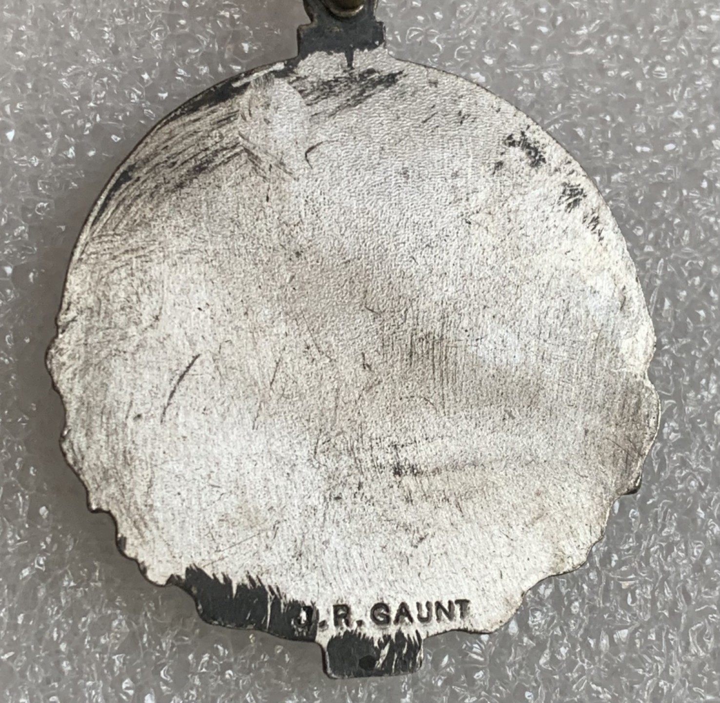 瓶子🏺第89期拍卖会 加拿大军团1936年维米岭朝圣纪年章 