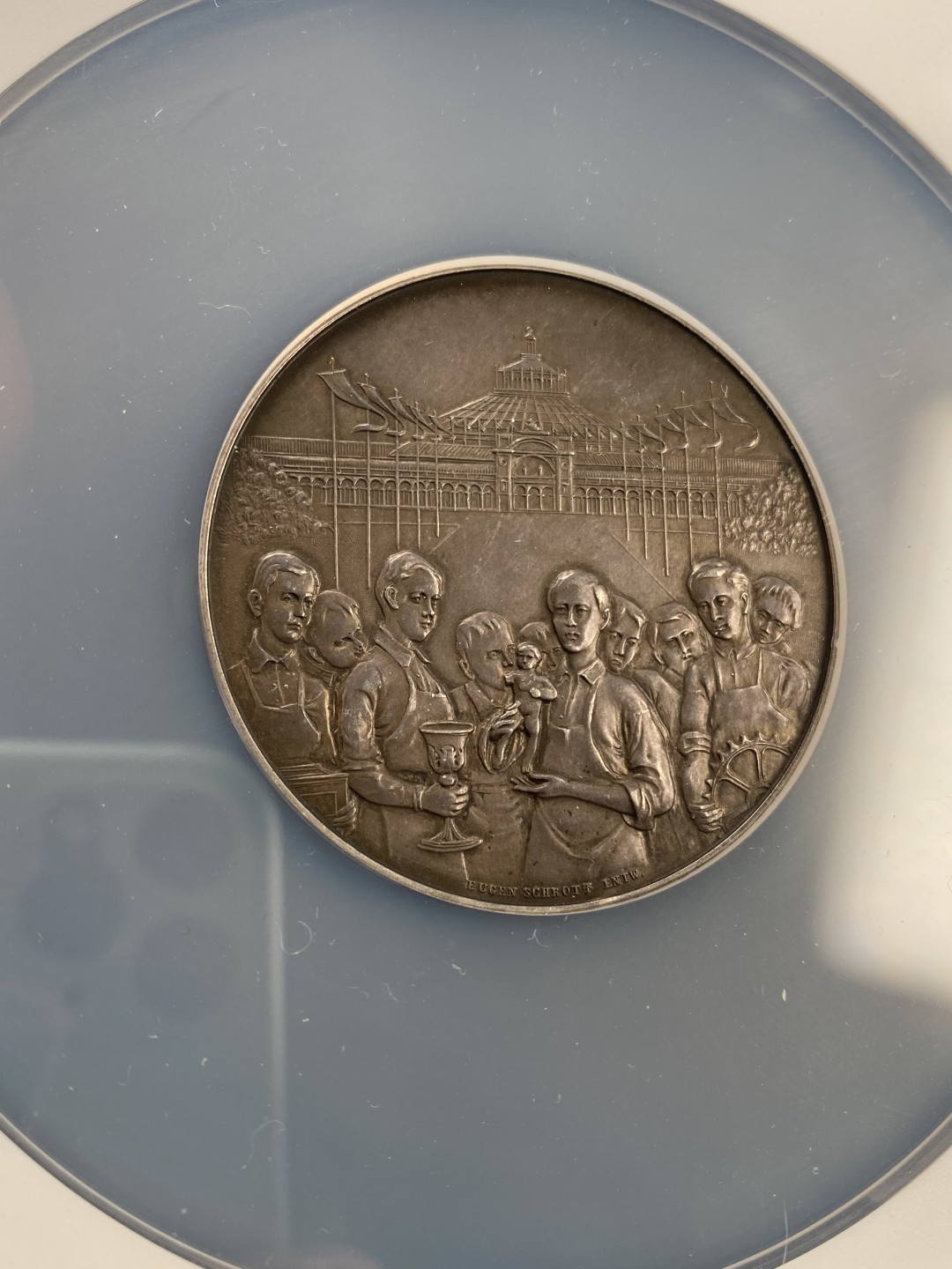 万国钱币拍卖第007期（慕尼黑第二夜） NGC MS63 1904年奥地利维也纳大学波西米亚景观盾徽大银章 48MM 37G