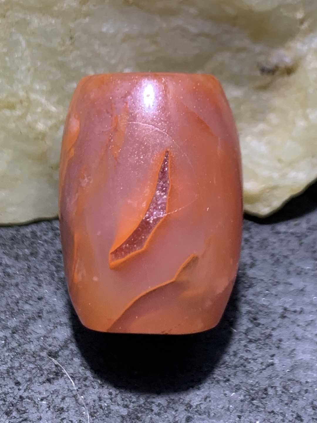 川料南红玛瑙冰飘柿子红大桶珠一颗，
