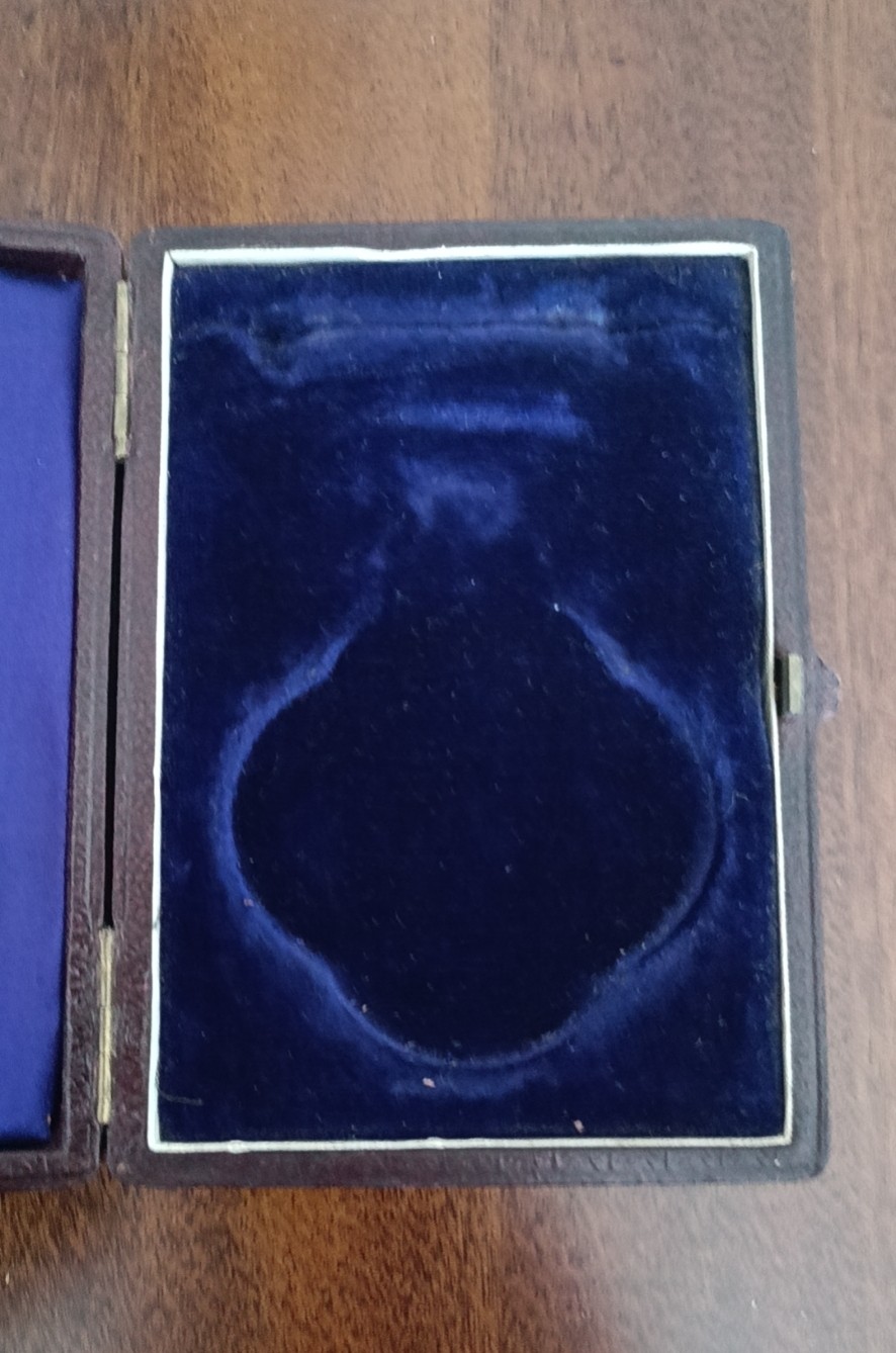 欧洲币章勋章首饰盒子专场十二期 勋章木盒11x8cm，
